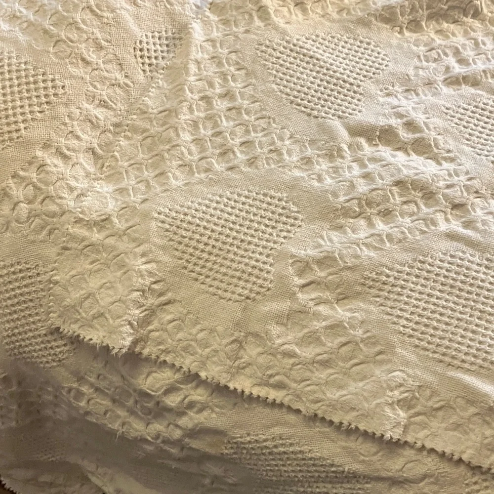 Cotton Matelasse throw blanket with hearts 40 x 66”